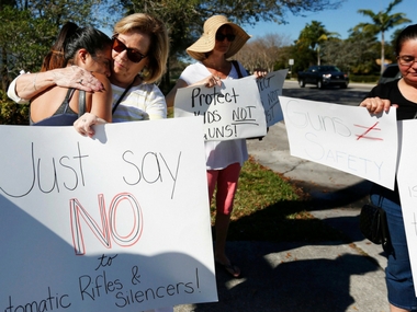 Florida school shooting: Students organise walkouts, sit-ins on school campuses across US to push for tougher gun laws Florida school shooting: Students organise walkouts, sit-ins on school campuses across US to push for tougher gun laws