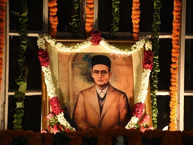 Savarkar's grandson files complaint against Rahul Gandhi for claiming activist wrote to British to be freed Savarkar's grandson files complaint against Rahul Gandhi for claiming activist wrote to British to be freed