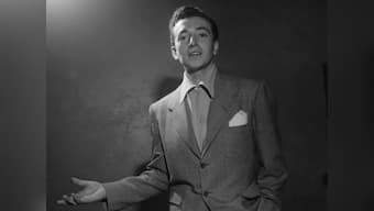Vic Damone, legendary pop singer whose voice was admired by Frank Sinatra, passes away at 89