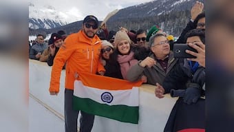 'Flag seedha karo': Shahid Afridi gets Twitter praise after thoughtful gesture while posing with Indian fans