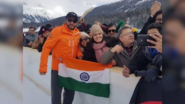 'Flag seedha karo': Shahid Afridi gets Twitter praise after thoughtful gesture while posing with Indian fans