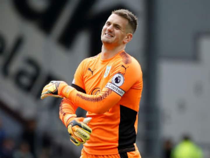 Premier League: Burnley won't rush goalkeeper Tom Heaton but top-scorer Chris Wood ready for Southampton clash Premier League: Burnley won't rush goalkeeper Tom Heaton but top-scorer Chris Wood ready for Southampton clash