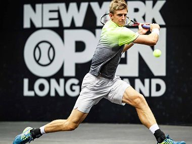 Kevin Anderson in action against Kei Nishikori. Image courtesy: Twitter @ATPWorldTour