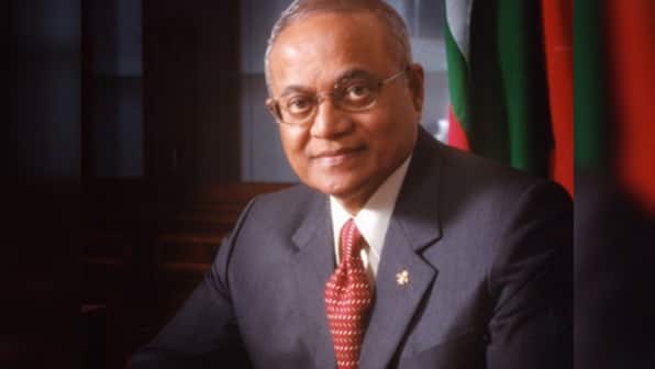 Maldives former president Maumoon Gayoom charged with terrorism for attempting to topple Abdulla Yameen government