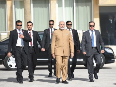Narendra Modi in Palestine: PM lays wreath at Yasser Arafat's mausoleum, tours museum with Rami Hamdallah Narendra Modi in Palestine: PM lays wreath at Yasser Arafat's mausoleum, tours museum with Rami Hamdallah