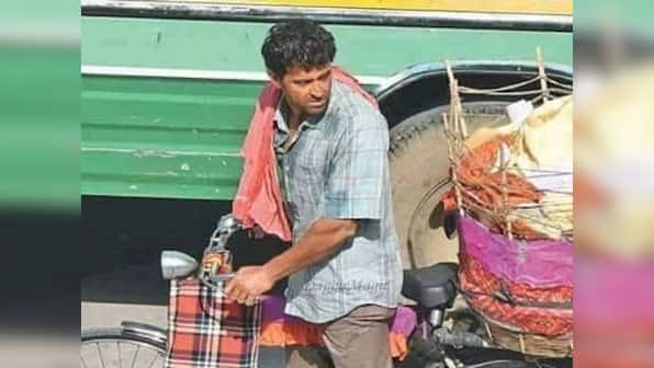 Super 30 shoot updates: Hrithik Roshan spotted selling papad in Jaipur; makers to recreate Patna in Mumbai