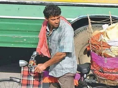 Super 30 shoot updates: Hrithik Roshan spotted selling papad in Jaipur; makers to recreate Patna in Mumbai Super 30 shoot updates: Hrithik Roshan spotted selling papad in Jaipur; makers to recreate Patna in Mumbai