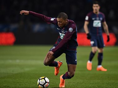 Paris Saint-Germain's French forward Kylian Mbappe controls with the ball during the French Cup quarter-final football match between Paris Saint-Germain (PSG) and Marseille (OM) at the Parc des Princes stadium in Paris on February 28, 2018. / AFP PHOTO / FRANCK FIFE