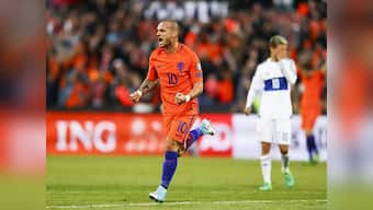 Netherlands midfielder Wesley Sneijder announces retirement from international football