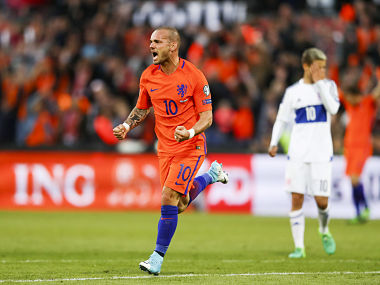Netherlands midfielder Wesley Sneijder announces retirement from international football Netherlands midfielder Wesley Sneijder announces retirement from international football