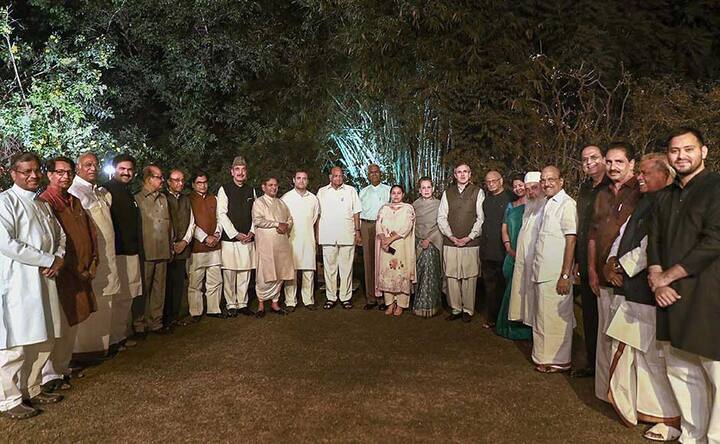 Sonia Gandhi hosts dinner for Opposition parties, Randeep Surjewala says event held to foster amity Sonia Gandhi hosts dinner for Opposition parties, Randeep Surjewala says event held to foster amity