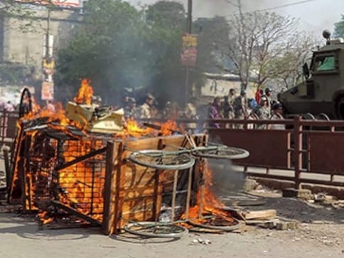 Aurangabad violence: Curfew imposed in Bihar district as administration sleeps over flaring communal tensions Aurangabad violence: Curfew imposed in Bihar district as administration sleeps over flaring communal tensions