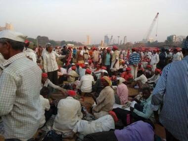 Maharashtra farmers' march: Cultivators cover 180 km on foot, demand loan waivers, fair prices; Fadnavis govt says 'will do'