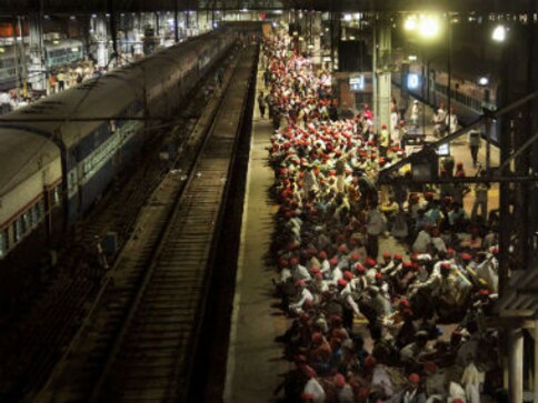Maharashtra farmers' protest: Remember the magnitude of their struggle, not the distress of their calloused feet Maharashtra farmers' protest: Remember the magnitude of their struggle, not the distress of their calloused feet
