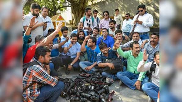 JNU protests: Delhi Police tenders 'deepest apologies' to two media persons manhandled during march