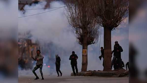 Shopian firing: Situation tense in Kashmir Valley as dozens of clashes erupt over death of six people