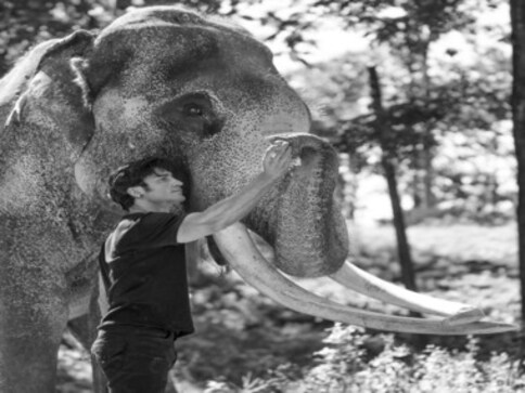 Vidyut made a new friend while shooting for Junglee Vidyut made a new friend while shooting for Junglee
