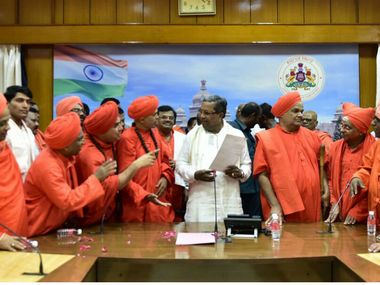 Karnataka Assembly Election Results 2018: Lingayat gamble by Congress dealt serious blow to party, contributed to BJP's votebank Karnataka Assembly Election Results 2018: Lingayat gamble by Congress dealt serious blow to party, contributed to BJP's votebank