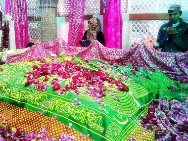 At the Maa Sahiba Dargah, simple qawwalis about maternal love, spiritual excellence