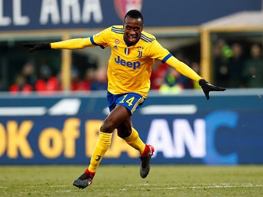 Soccer Football - Serie A - Bologna vs Juventus - Stadio Renato Dall'Ara, Bologna, Italy - December 17, 2017 Juventus Blaise Matuidi celebrates scoring their third goal REUTERS/Alessandro Garofalo - RC1DFC290C20