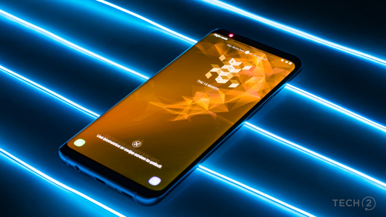 Canary Yellow Samsung Galaxy S10e leaked, S10 series dimensions revealed Canary Yellow Samsung Galaxy S10e leaked, S10 series dimensions revealed