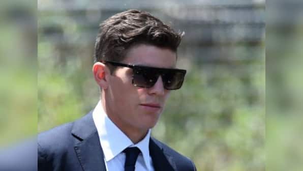 Sean Abbott bouncer forces Victoria batsman to retire from Sheffield Shield match in chilling Phillip Hughes reminder