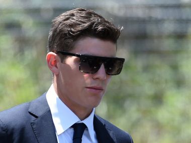 Sean Abbott bouncer forces Victoria batsman to retire from Sheffield Shield match in chilling Phillip Hughes reminder Sean Abbott bouncer forces Victoria batsman to retire from Sheffield Shield match in chilling Phillip Hughes reminder