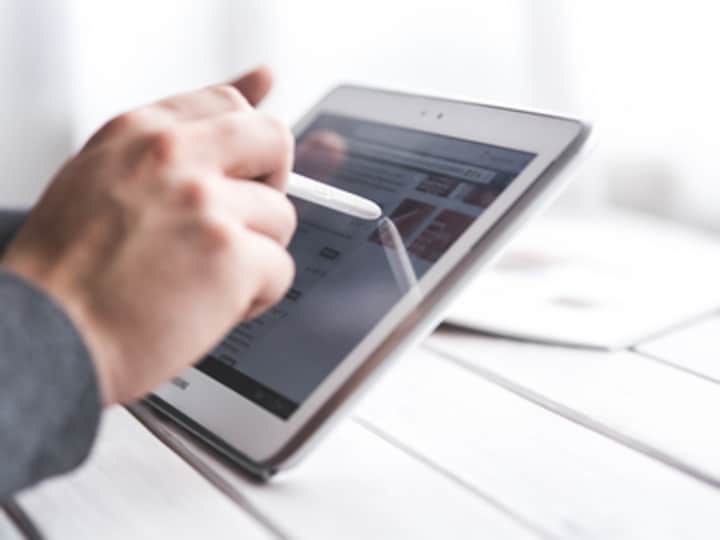 Digital commerce in India to reach Rs 2.37 lakh cr by December 2018; online travel industry growth strong at 54%: Report
