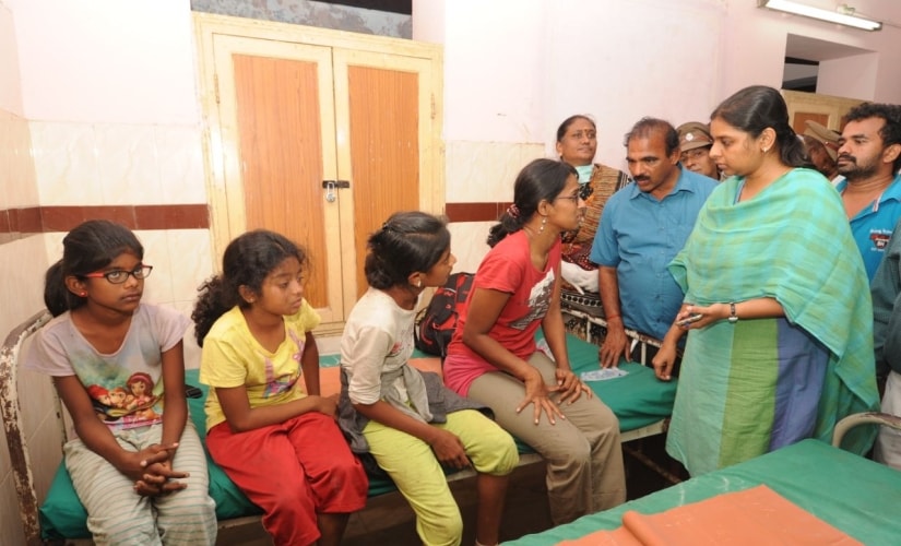 Theni fire: 37 trekkers trapped in Tamil Nadus Kurangani forest, 15 rescued so far; IAF helicopters begin rescue efforts