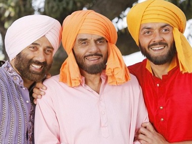 Rekha raps, Sonakshi Sinha sings for special Yamla Pagla Deewana Phir Se track also featuring Salman Khan Rekha raps, Sonakshi Sinha sings for special Yamla Pagla Deewana Phir Se track also featuring Salman Khan