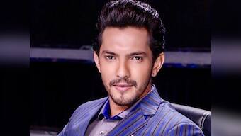 Aditya Narayan arrested after ramming car into rickshaw, injuring two; singer was later released on bail
