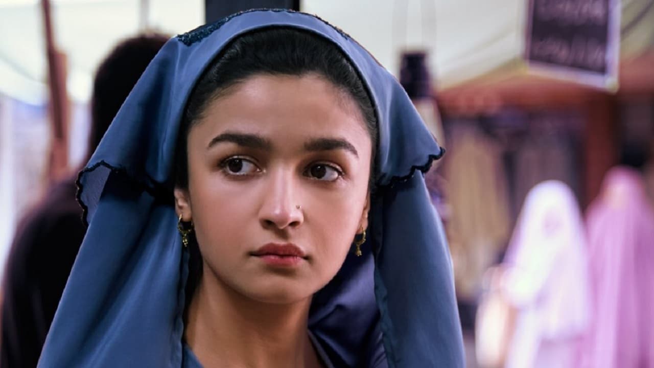 Alia Bhatt Stands Out As The Burqa Clad Sehmat In Raazi New Stills