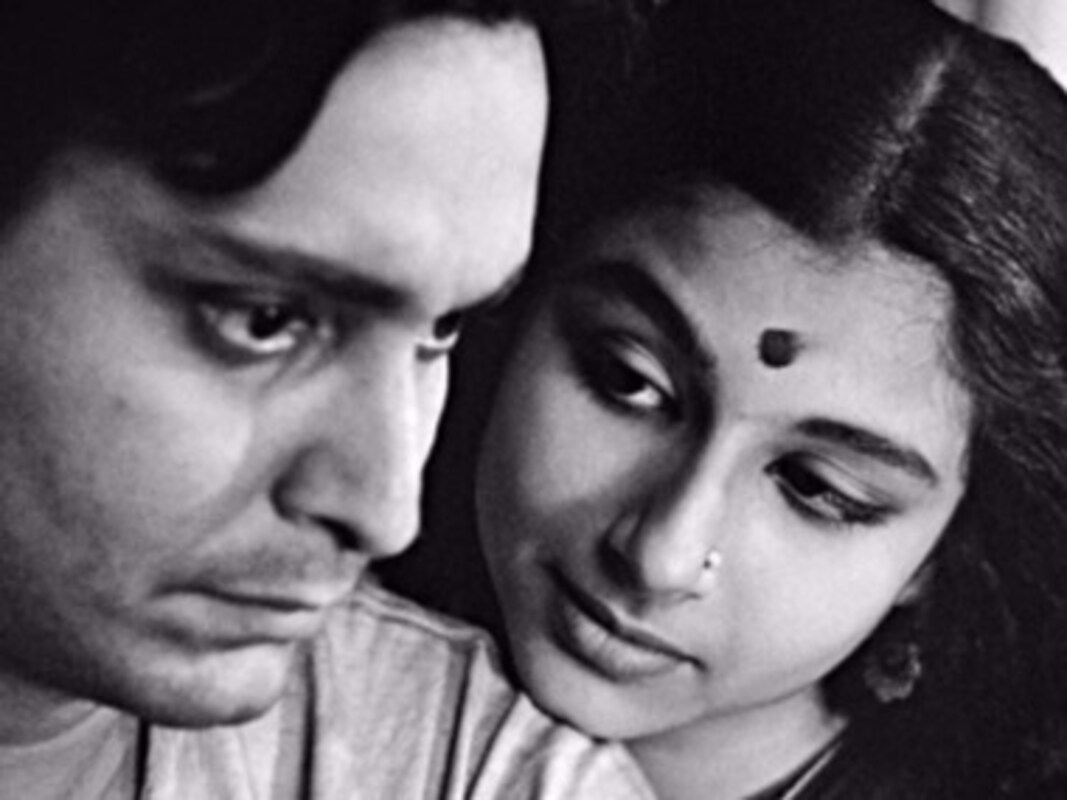 Apur Sansar: Satyajit Ray's famed Apu Trilogy ends with a fascinating study of love and loss - Entertainment News , Firstpost