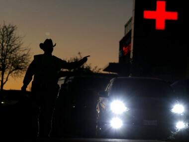 Austin bombings suspect blows himself up; police identifies him as '24-year-old white man'