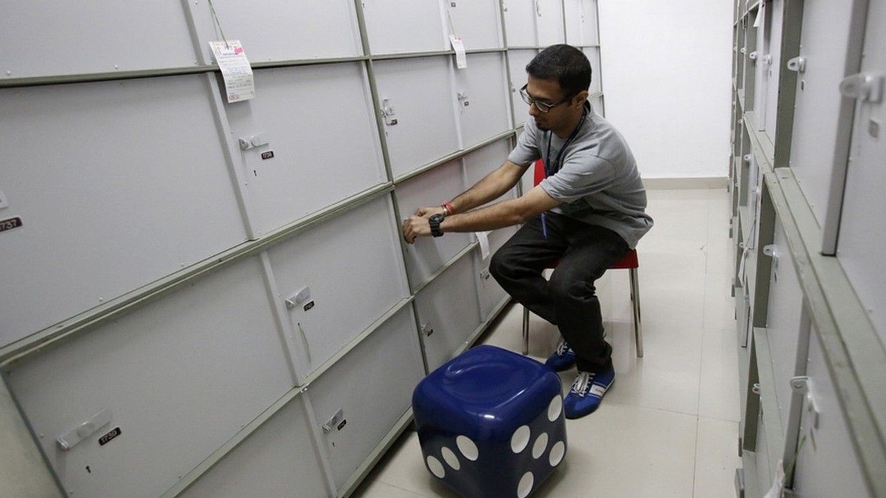 Bank Locker Charges: Check out locker charges at these leading government and private banks Bank Locker Charges: Check out locker charges at these leading government and private banks