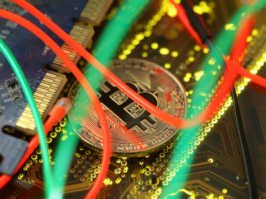 RBI asks banks to stop services to those dealing in virtual currencies like bitcoins RBI asks banks to stop services to those dealing in virtual currencies like bitcoins