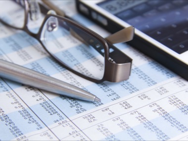 HDFC AMC sets IPO price band at Rs 1,095-1,100; public issue to open on 25 July HDFC AMC sets IPO price band at Rs 1,095-1,100; public issue to open on 25 July