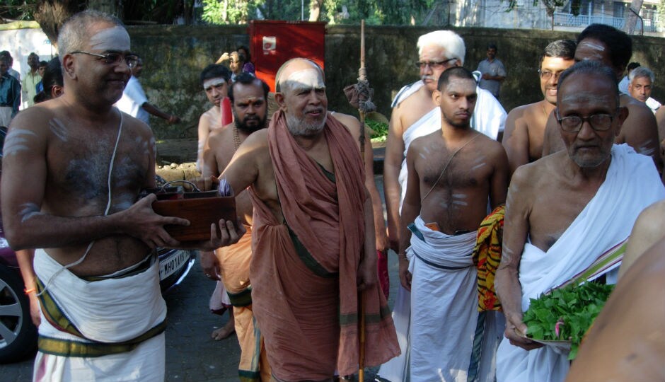 The mortal remains of Saraswathi were kept at the Nandavanam in Kanchi mutt for devotees to offer their prayers. He would be given 'maha samadhi' at the Nandavanam, near the Chandrasekarendra Sarawathi Swami's. Image courtesy: KA Vishwanathan The mortal remains of Saraswathi were kept at the Nandavanam in Kanchi mutt for devotees to offer their prayers. He would be given 'maha samadhi' at the Nandavanam, near the Chandrasekarendra Sarawathi Swami's. Image courtesy: KA Vishwanathan