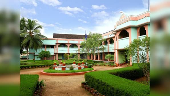 Case registered against Jouhar Munavvir, teacher at Kerala's Farook Training College, for 'watermelon' remarks