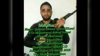 Kashmir: New Hurriyat chief Mohammad Ashraf Sehrai's son joins Hizbul; image of him holding AK-47 goes viral