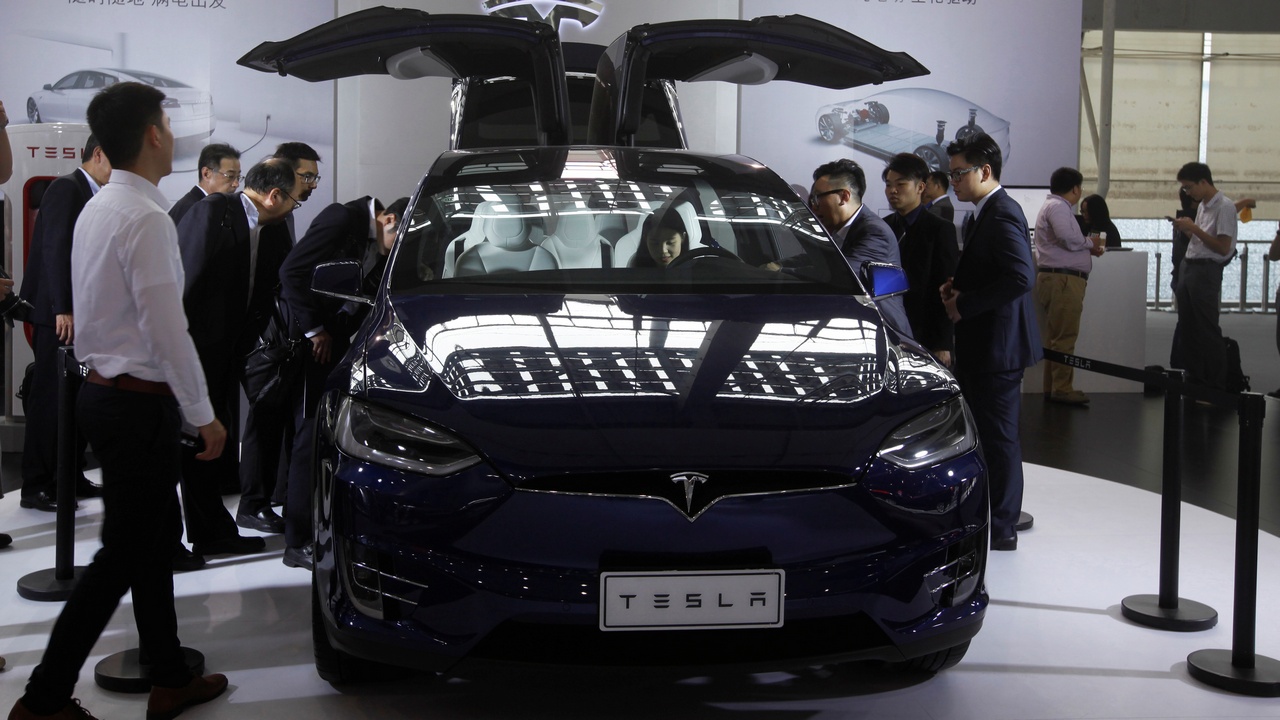 Tesla cutting prices of the Model X and Model S in China after taking tariff hits Tesla cutting prices of the Model X and Model S in China after taking tariff hits