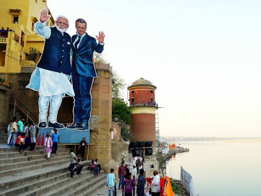 Narendra Modi greets Emmanuel Macron in Varanasi; duo inaugurate solar power plant in Mirzapur, boat ride on agenda Narendra Modi greets Emmanuel Macron in Varanasi; duo inaugurate solar power plant in Mirzapur, boat ride on agenda