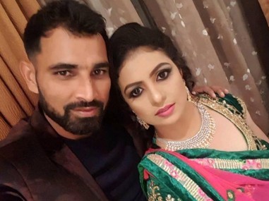Mohammed Shami's wife Hasin Jahan attempts to break in and enter his locked house in Uttar Pradesh Mohammed Shami's wife Hasin Jahan attempts to break in and enter his locked house in Uttar Pradesh