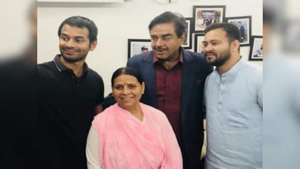 Shatrughan Sinha meets Lalu Yadav's family, calls RJD leader 'victim of conspiracy of circumstances'