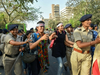 SSC paper leak: Nearly 3,000 job seekers protest in Lutyens' Delhi; 207 detained after clashing with police SSC paper leak: Nearly 3,000 job seekers protest in Lutyens' Delhi; 207 detained after clashing with police