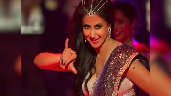 Urmila Matondkar returns to screens after ten years with Blackmail song 'Bewafa Beauty' along with Irrfan Khan