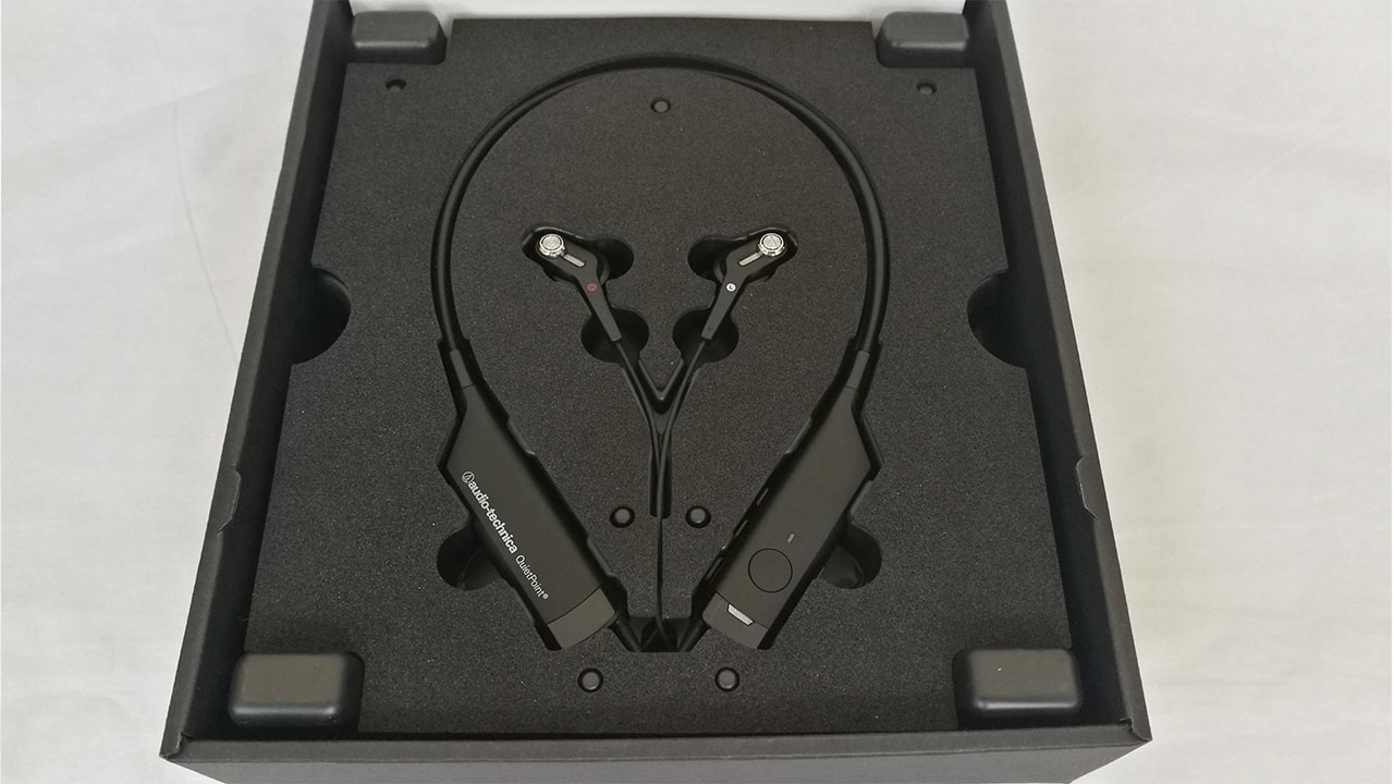 Audio Technica QuietPoint 40Bt headphone.