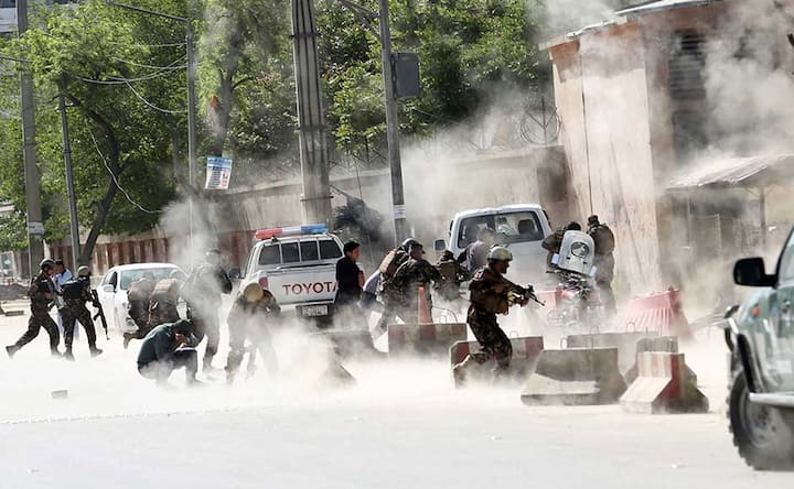 Kabul suicide bombings: 25, including journalists, killed in twin attacks; Islamic State claims responsibility
