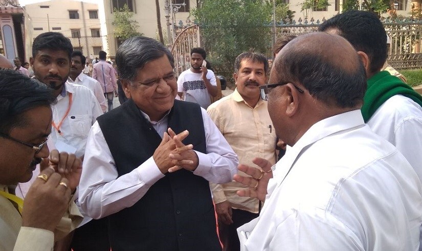 Former chief minister and BJP's Hubli-Dharwad (central) candidate Jagadish Shettar campaigns in Hubli. Image courtesy Manjunath Somaraddi