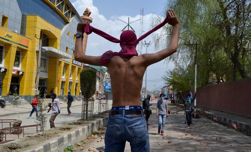 Thursday afternoon resembled the student unrest in April of last year. Image courtesy Muzamil Matoo